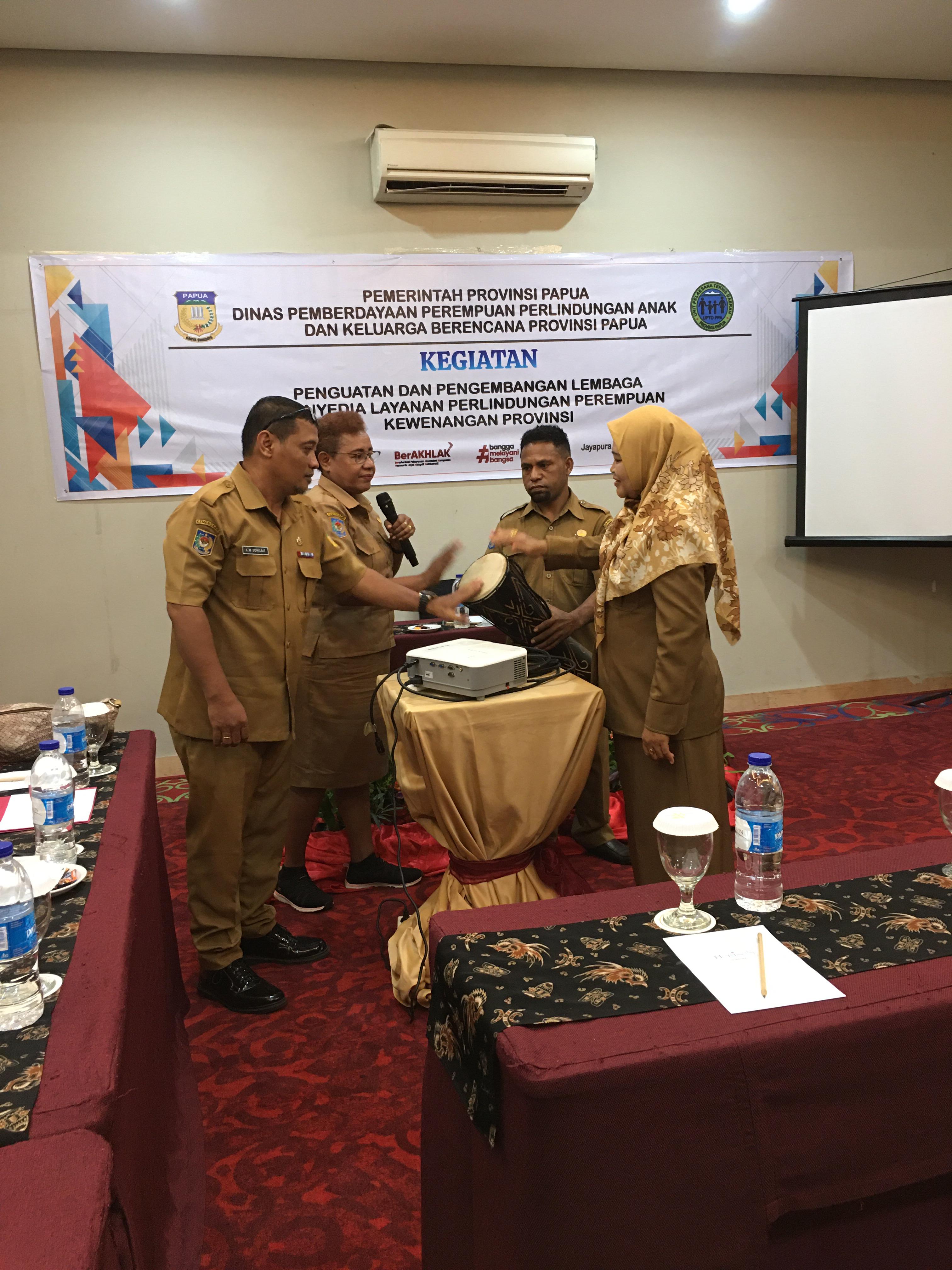 PENGUATAN DAN PENGEMBANGAN LEMBAGA PENYEDIA LAYANAN PERLINDUNGAN PEREMPUAN [...]