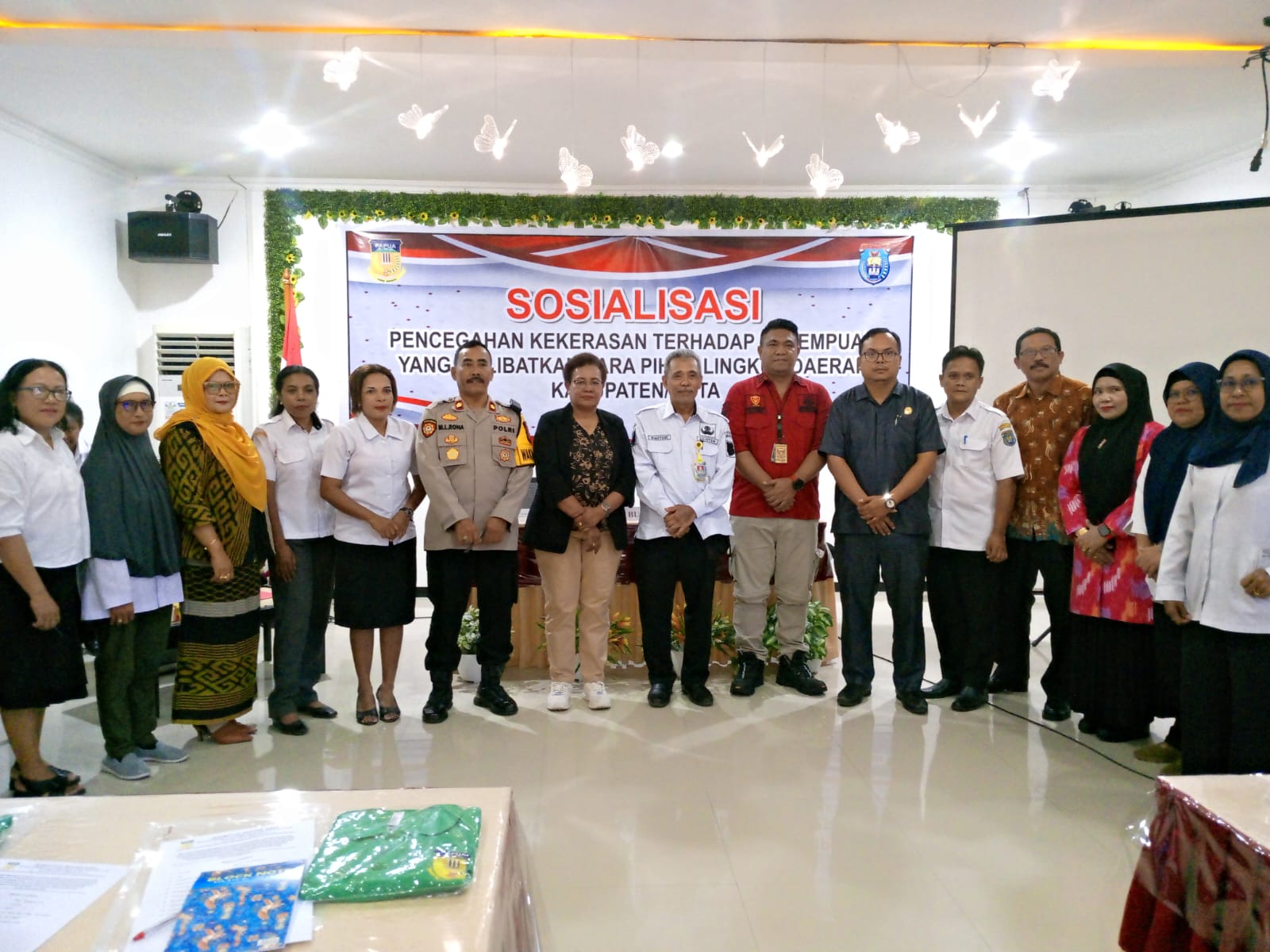 SOSIALISASI PENCEGAHAN KEKERASAN TERHADAP PEREMPUAN YANG MELIBATKAN PIHAK LINGKUNGAN PEMERINTAHAN KABUPATEN KEPULAUAN YAPEN