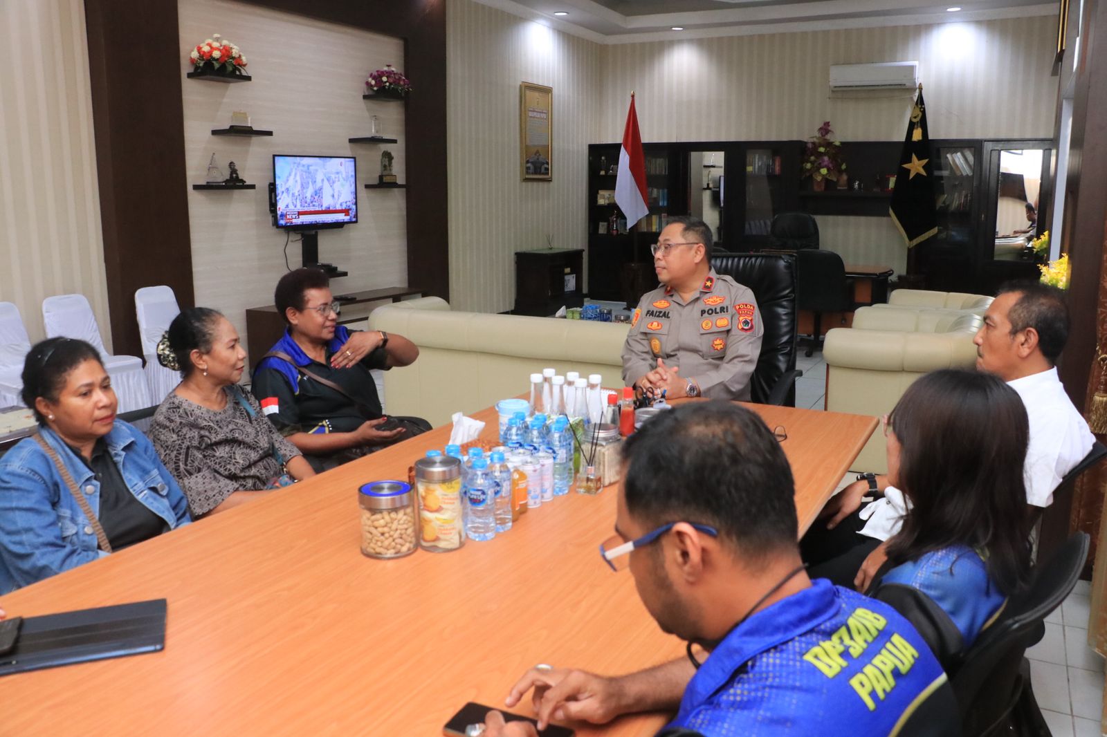 DP3AKB PAPUA AUDIENSI DENGAN WAKAPOLDA PAPUA BAHAS PENGUATAN LAYANAN PERLINDUNGAN PEREMPUAN DAN ANAK