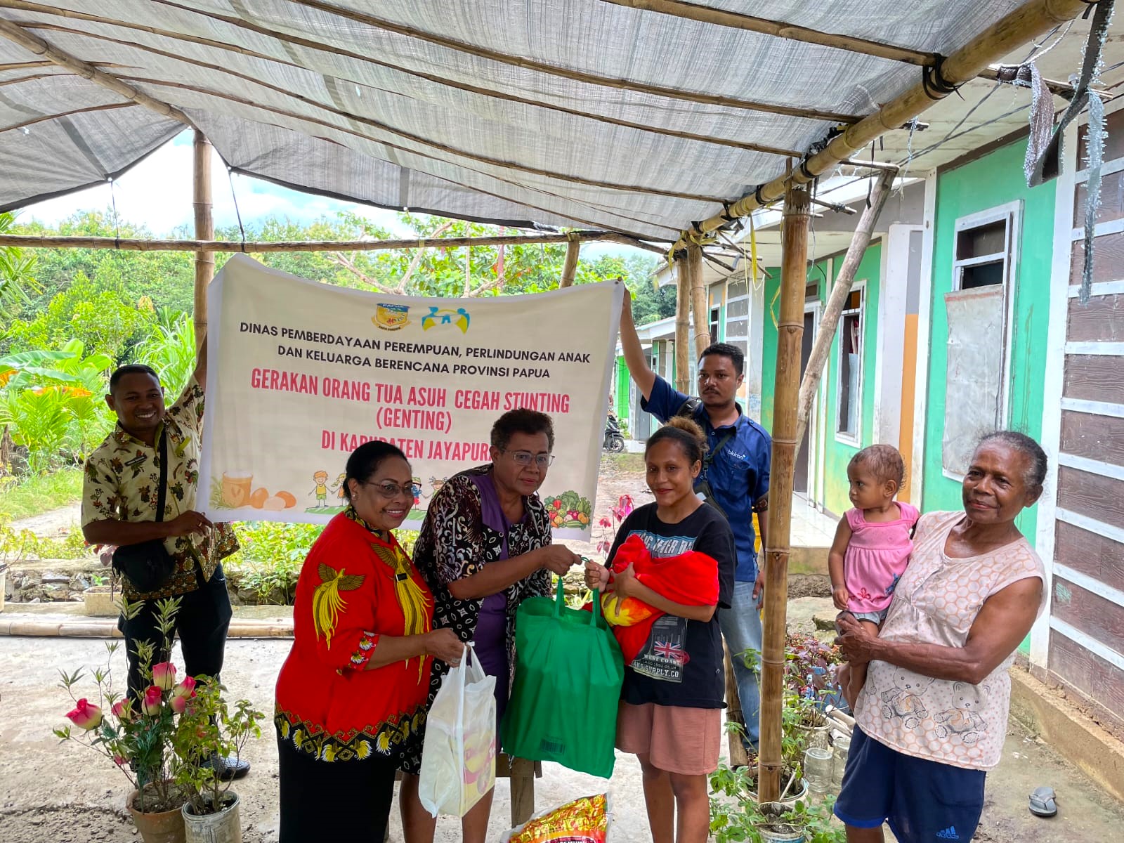 DP3AKB Provinsi Papua Melaksankan Gerakan Orang Tua Asuh Cegah Stunting (GENTING) di Kabupaten Jayapura