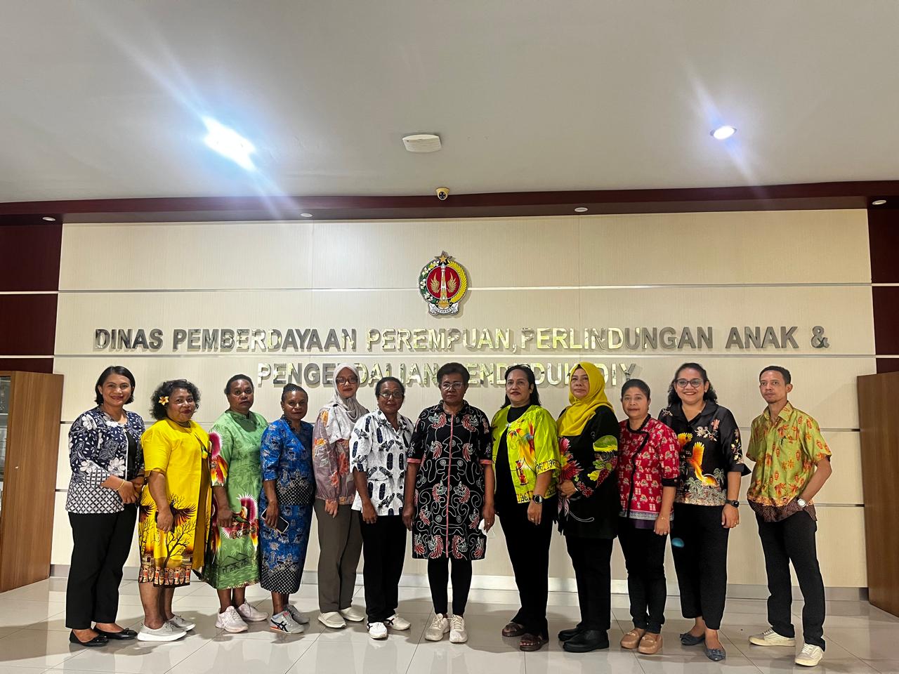 STUDI TIRU PENANGANAN KASUS BERJEJARING KEKERASAN TERHADAP PEREMPUAN, RIFKA ANNISA HADIRKAN LEMBAGA LAYANAN DARI PAPUA DAN PAPUA SELATAN