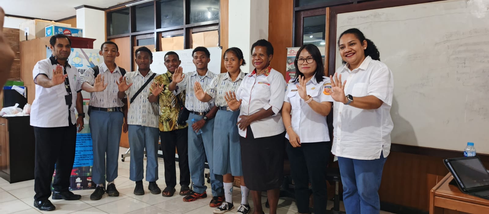 SMA YPPDK Gabungan Gelar Outing Class ke UPTD PPA Provinsi Papua